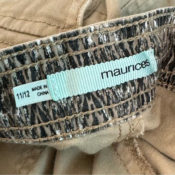 Utility Cargo Shorts Size 11/12 Beige Distressed Hem Zip Pockets Maurices - Picture 3 of 4